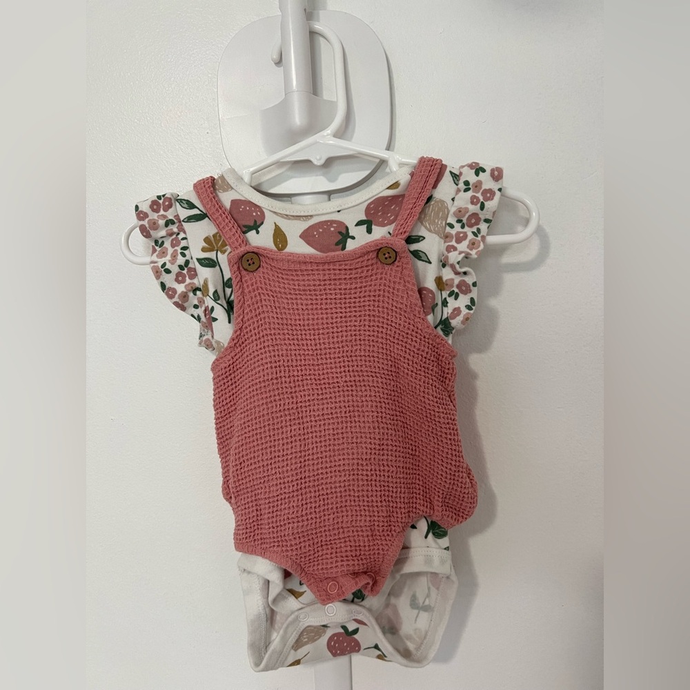 Rabbit + Bear floral strawberry waffle set